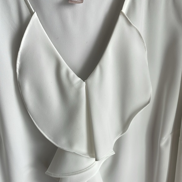 Chico’s Size 2, same as 12/14 Sleeveless Ruffled V-Neck Top. - Picture 3 of 6